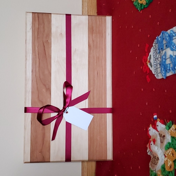 NWT Handcrafted Charcuterie Cutting Board, Cherry & Maple, High End, Quality - Picture 3 of 10